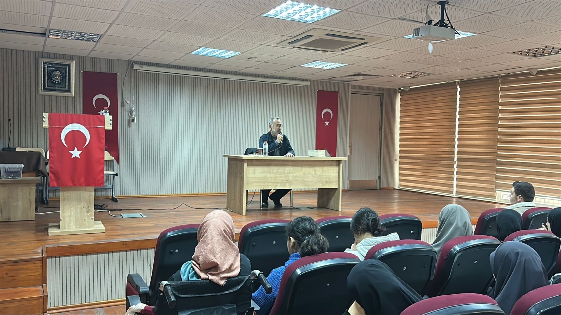 YAZAR MUSTAFA ÖKKEŞ EVREN İLE SÖYLEŞİ